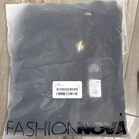 Fashion Nova Maxi Dress - Picture 4 of 5